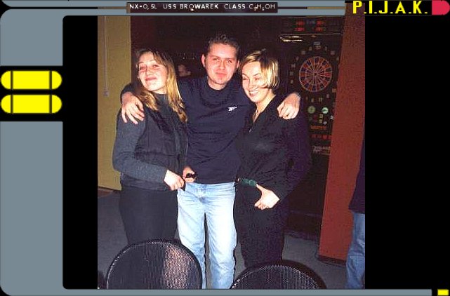 Obie Anie i Beerman posrodku.
